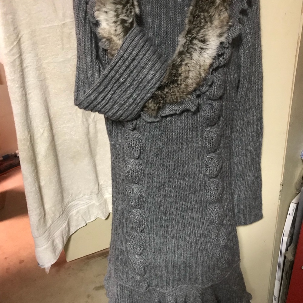 Gray sweater dress with fur collar